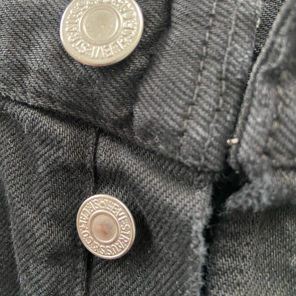 Levi’s Black Denim Shorts - Picture 4 of 4